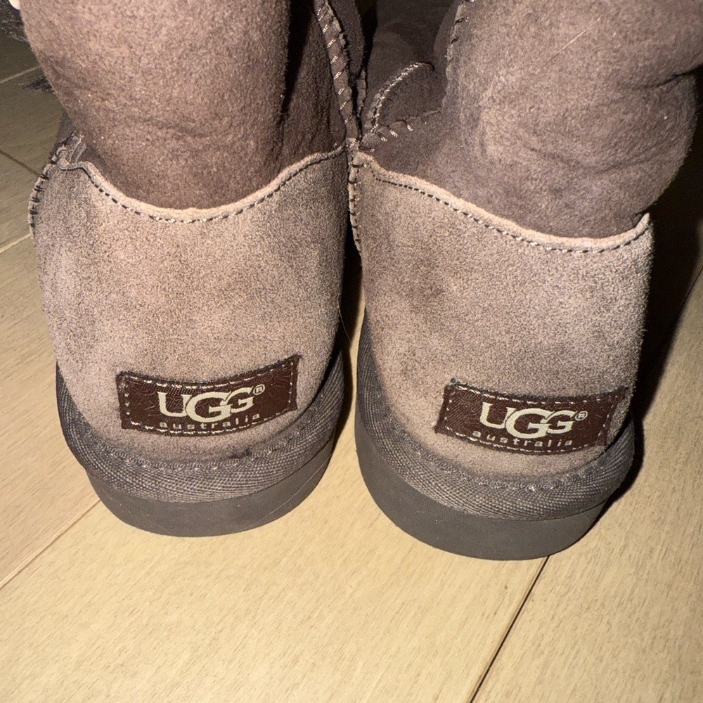 Ugg Brown Suede Bailey Button Short Shearling Boo… - image 4